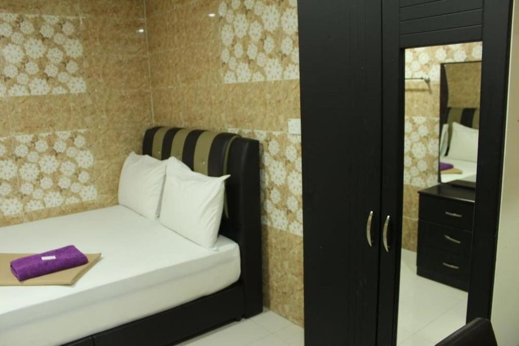 Serdang Business Hotel Сери-Кембанган Экстерьер фото